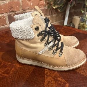 TOMS Mojave Boot Size 8